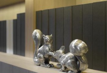 天津精美不锈钢松鼠动物雕塑