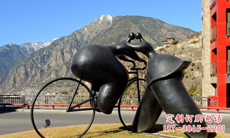 天津公园抽象骑自行车人物