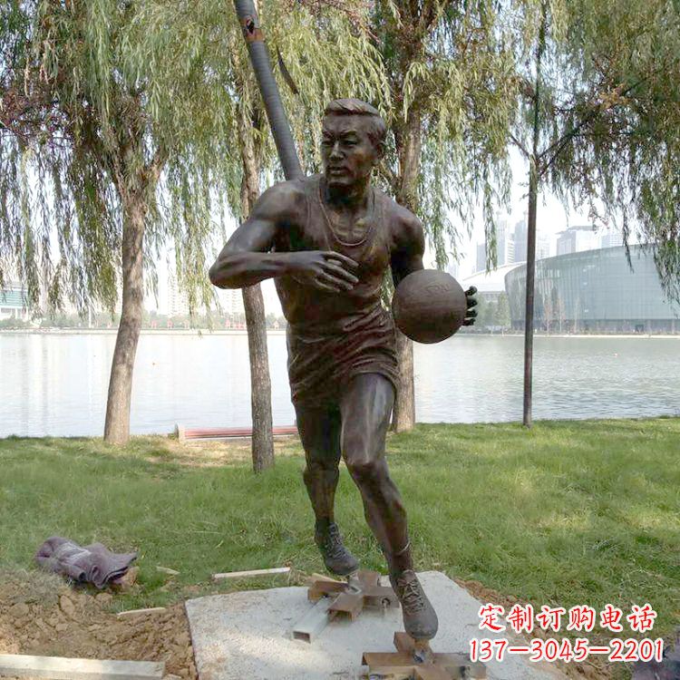 天津公园打篮球人物铜雕塑
