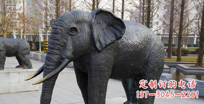 天津公园大象动物雕塑