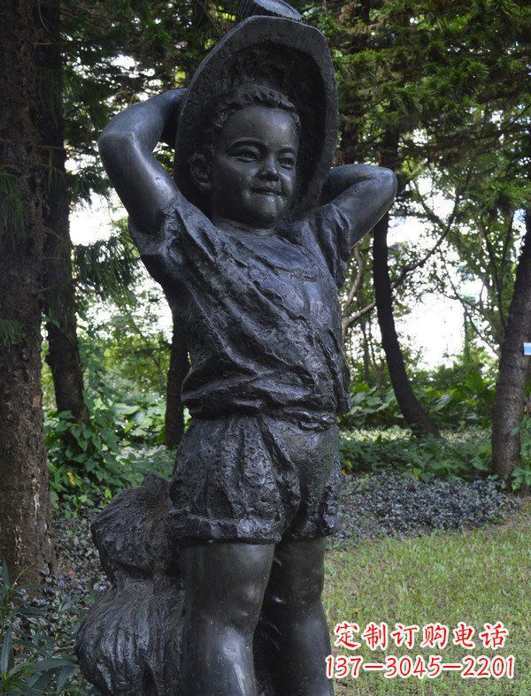 天津优雅童子·少年戴草帽铜雕