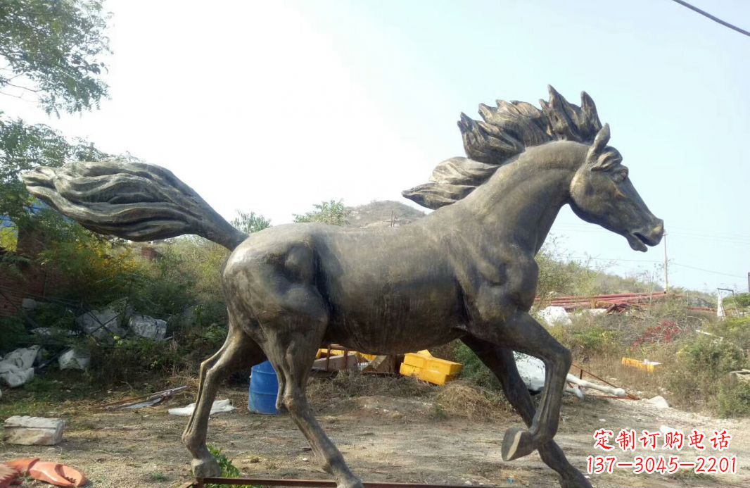 天津公园动物奔跑的马铜雕