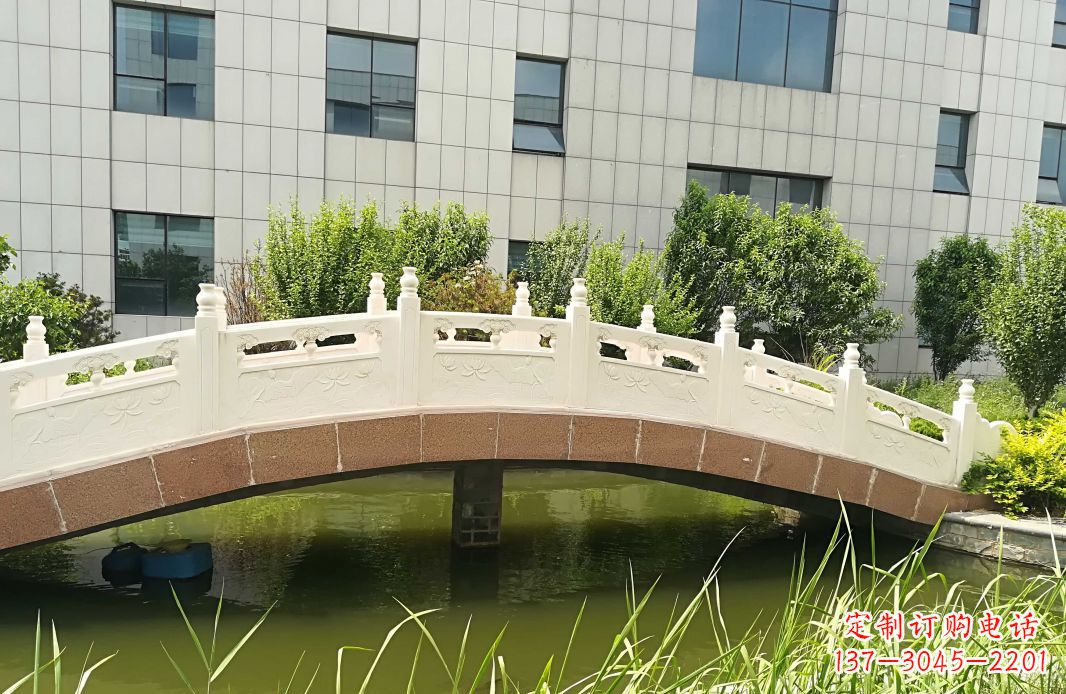 天津手工制作的汉白玉石拱桥雕塑