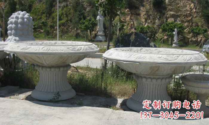 天津美轮美奂的大理石花盆雕塑