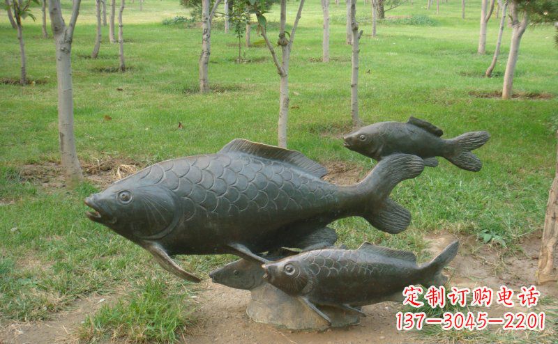 天津公园鲤鱼动物铜雕 (2)