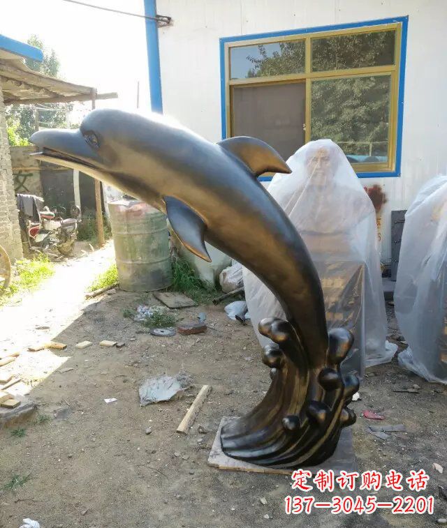 天津海豚铜雕塑，精美艺术之作