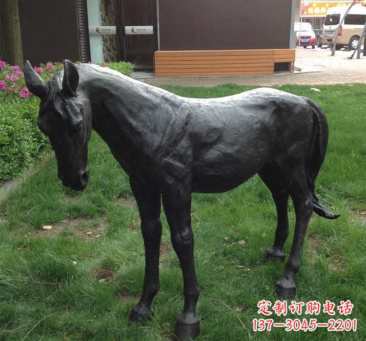 天津大型雕塑装置——马雕塑