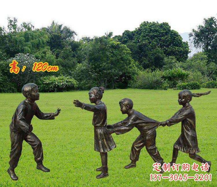天津公园玩老鹰捉小鸡的儿童小品铜雕 (2)