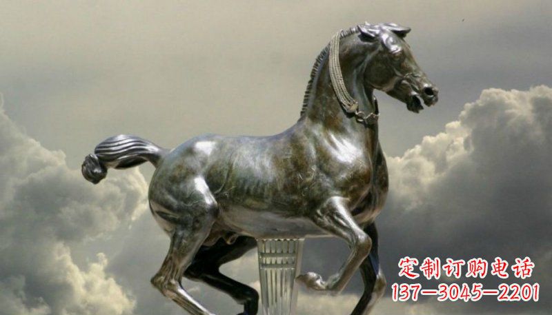 天津铜雕艺术品：纯手工雕刻的奔马铜雕
