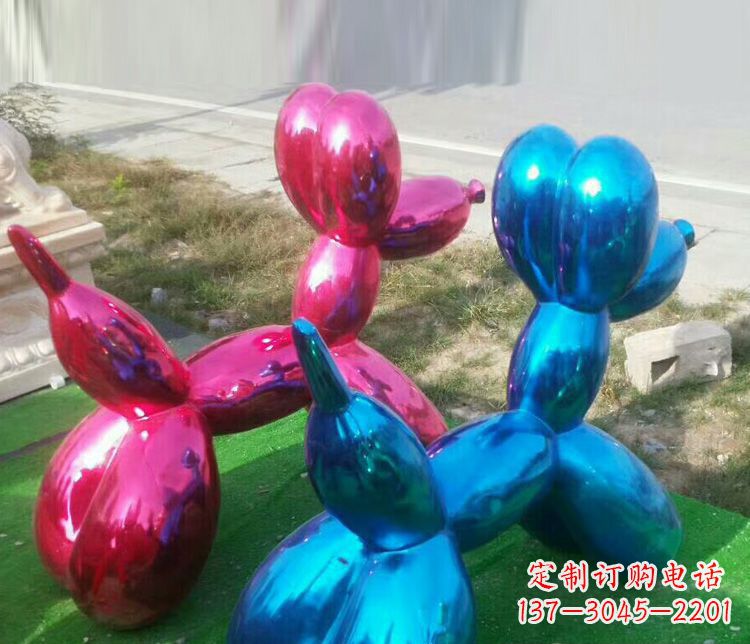 天津中领雕塑：精美不锈钢小狗雕塑，给您带来温馨的家庭氛围！