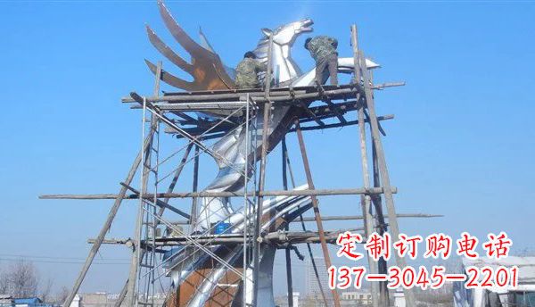天津广场不锈钢飞马雕塑