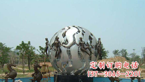 天津广场不锈钢圆球喷泉雕塑