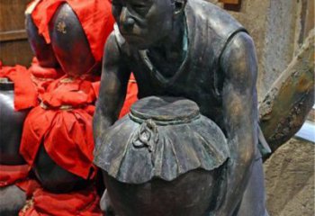 天津铜质老人抱酒图案雕塑