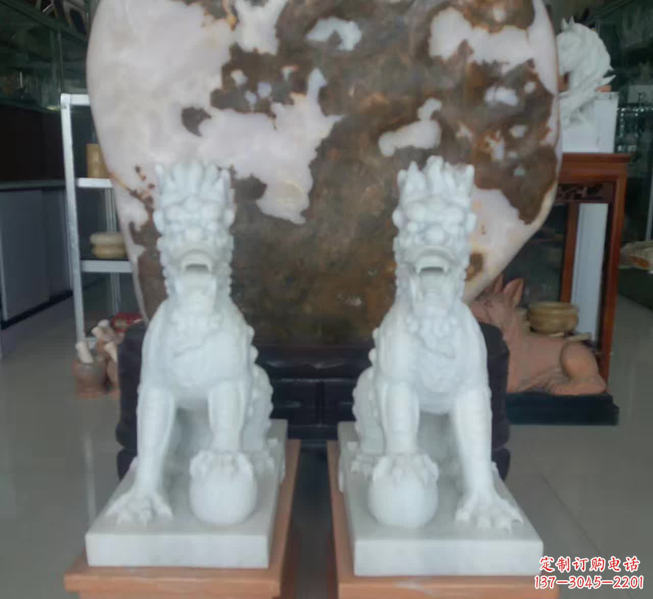 天津浓情似火热情似红麒麟石雕