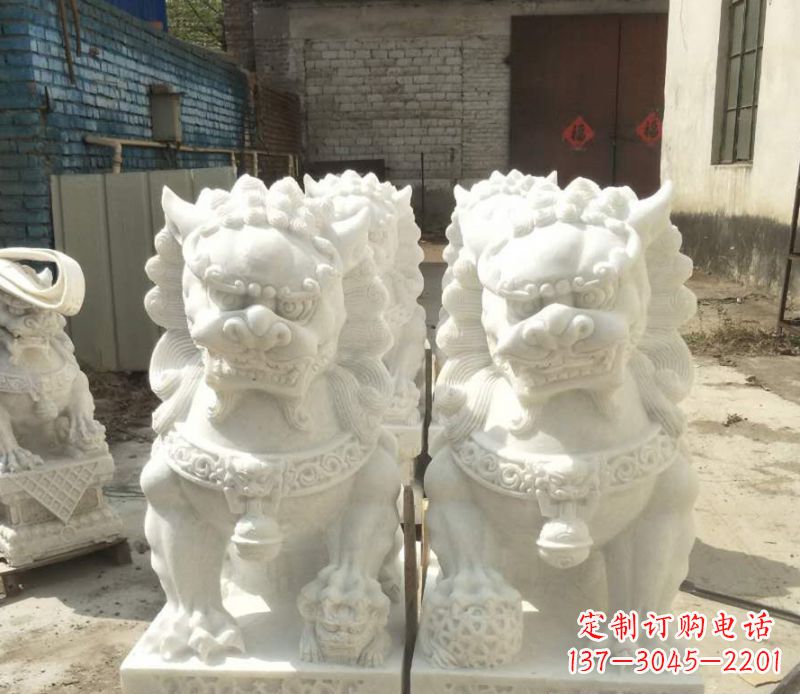 天津汉白玉踩绣球狮子石雕_1