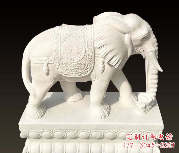 天津汉白玉吉祥如意鼻卷元宝的大象石雕
