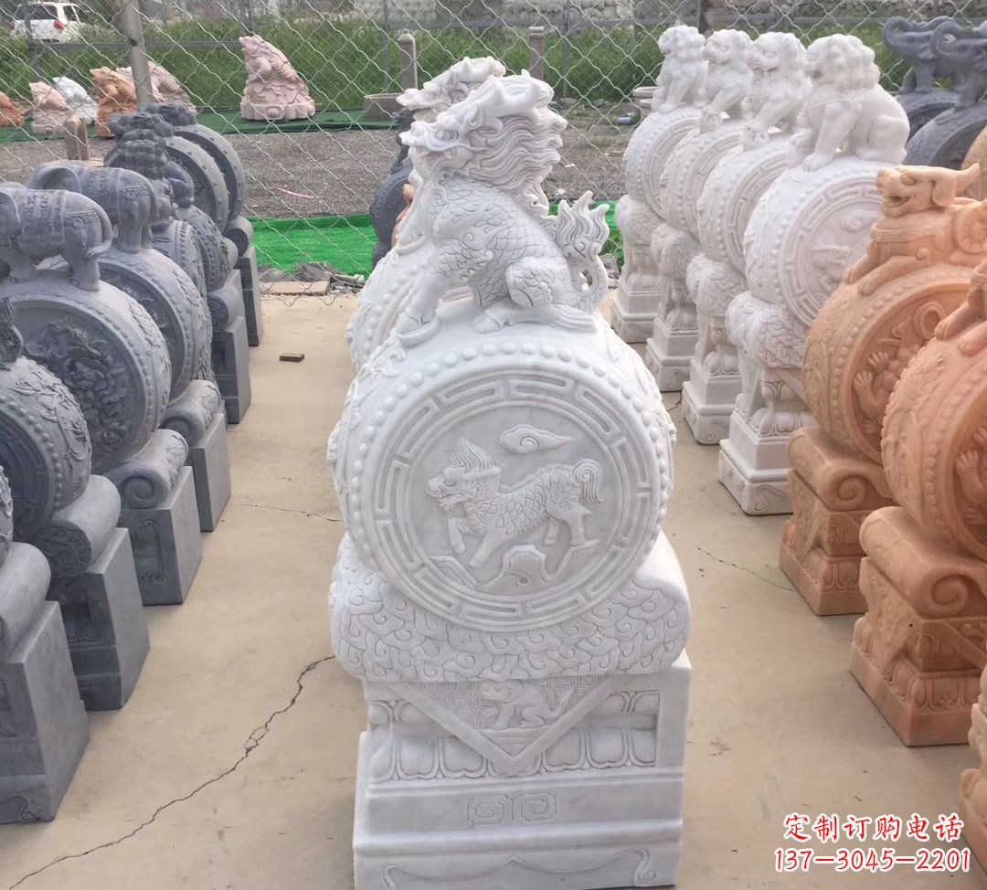 天津展现高贵气质的经典麒麟雕塑