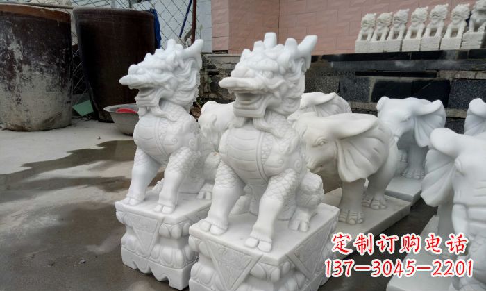天津汉白玉麒麟雕塑：门口镇宅石雕之美