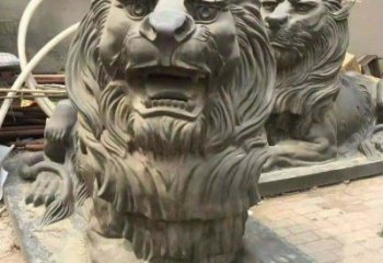 天津微笑洒脱，汇丰趴着的狮子铜雕