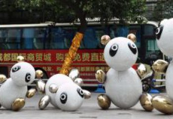 天津中领雕塑：优雅的不锈钢抽象熊猫雕塑