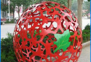 天津街边不锈钢镂空球和树叶景观雕塑