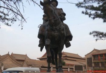 天津雕刻精美的蒙古人骑马铜雕