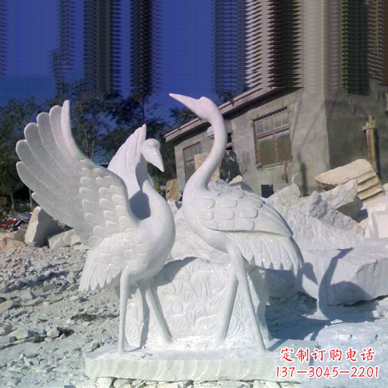 天津石雕仙鹤低头