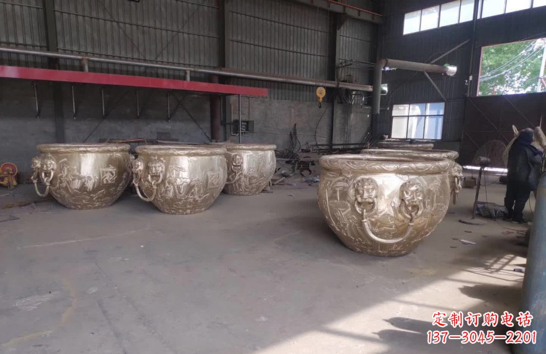 天津寺庙水缸铜雕塑