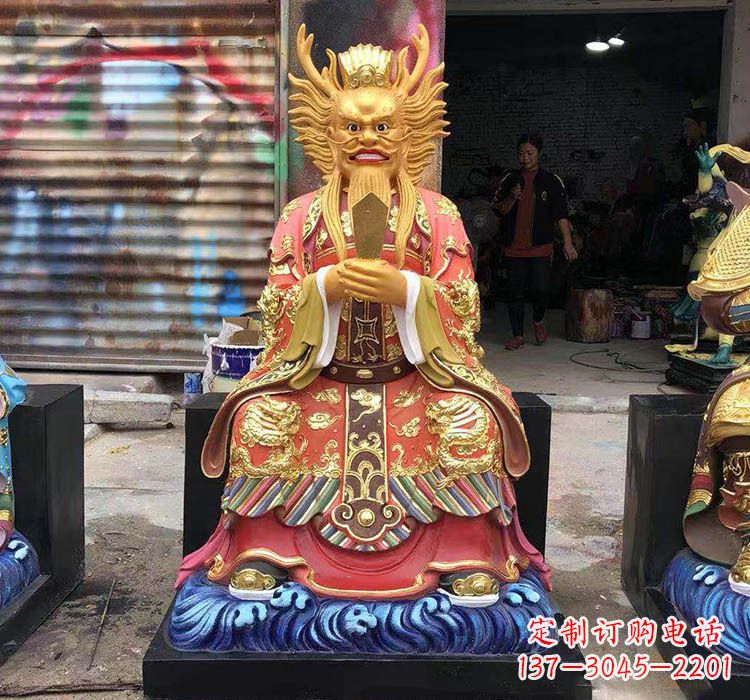 天津铜雕彩绘坐式龙王