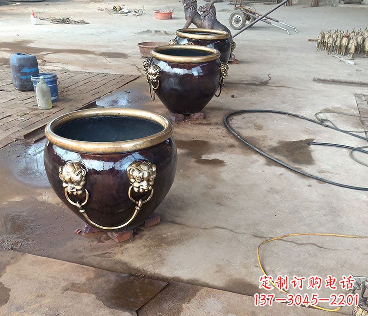 天津铜雕故宫狮子头水缸雕塑