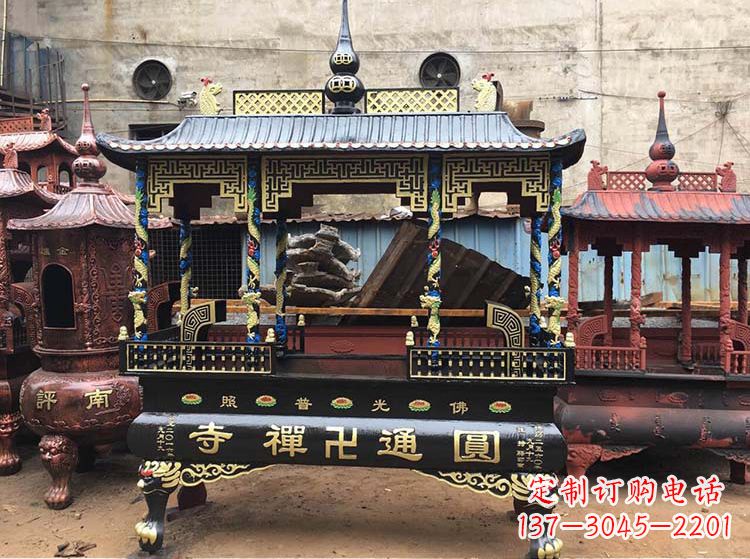 天津铜雕像铁香炉