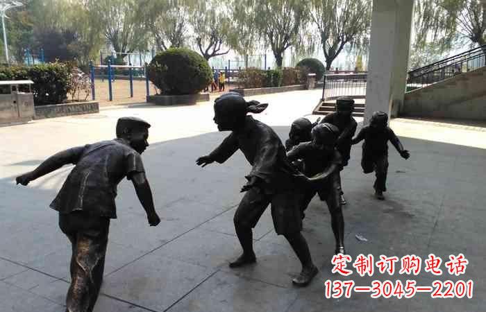 天津玩老鹰捉小鸡的儿童铜雕222