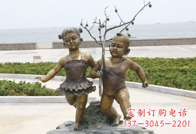 天津玩耍的儿童铜雕
