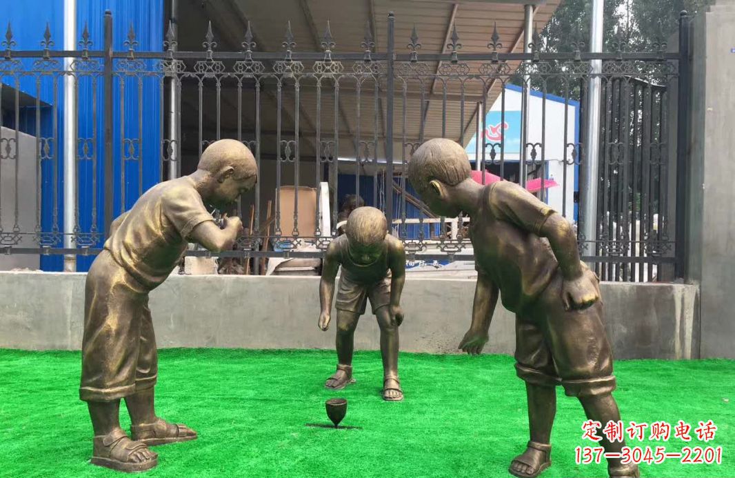 天津玩陀螺儿童铜雕塑