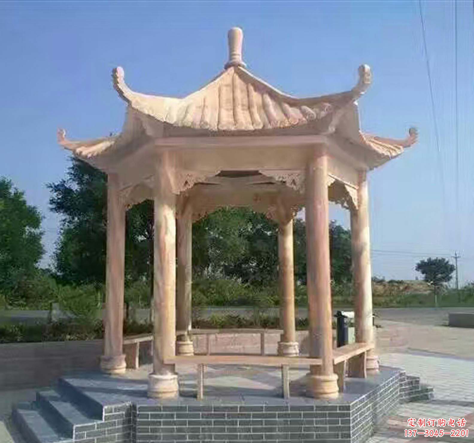 天津晚霞红公园景观凉亭