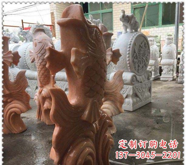 天津晚霞红喷水鲤鱼公园石雕