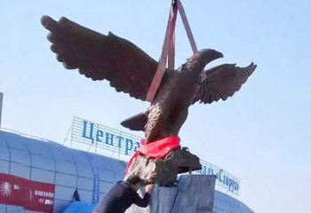 天津中领雕塑定制大型老鹰铜雕景观