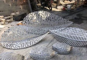 天津树叶镂空不锈钢雕塑