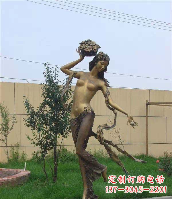 天津西方美女公园人物铜雕