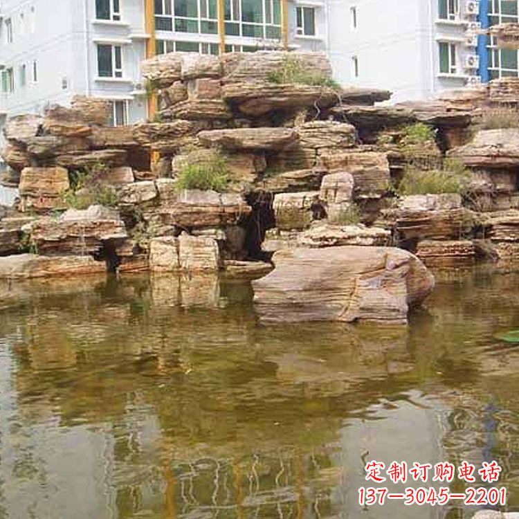 天津小区庭院假山鱼池