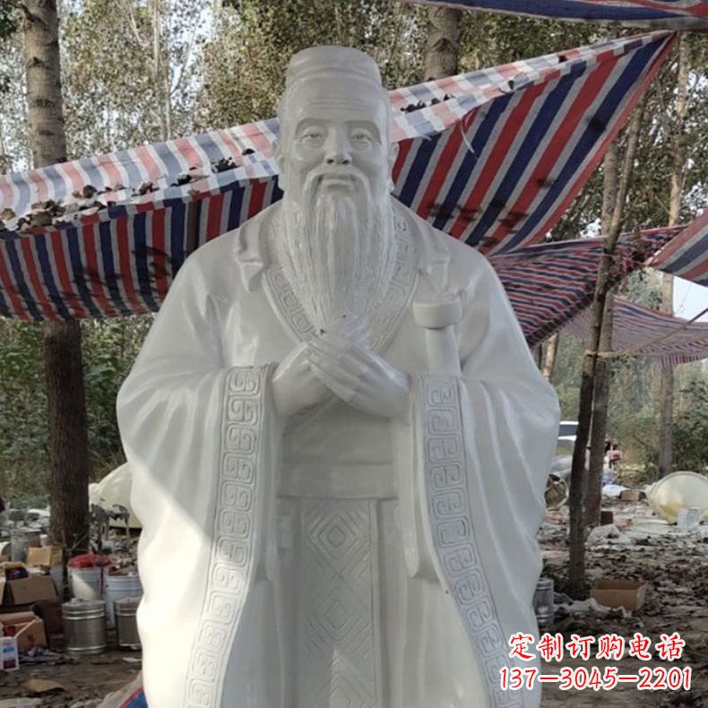 天津校园孔子雕像