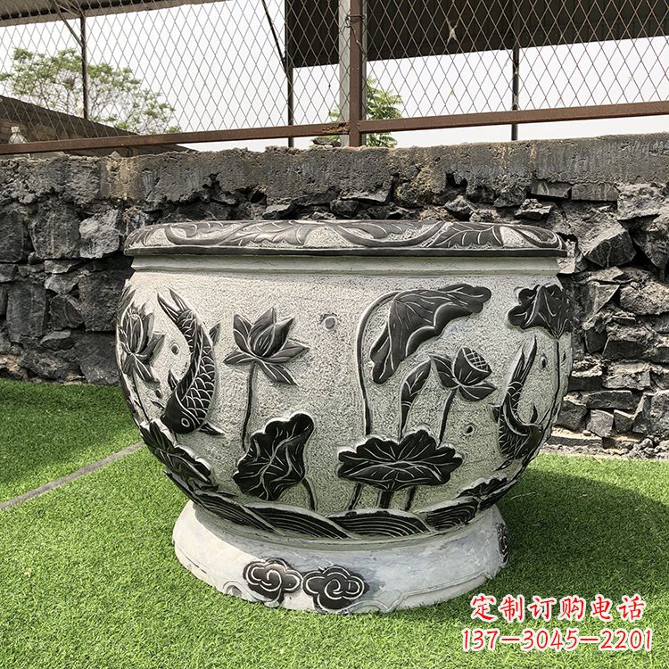 天津鱼纹水缸石雕
