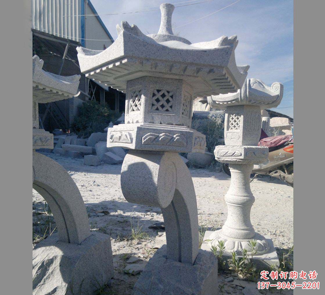 天津园林景观草坪石灯雕塑