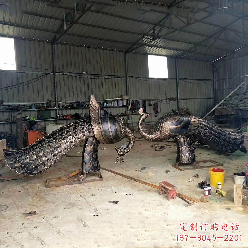 天津铸铜孔雀雕塑
