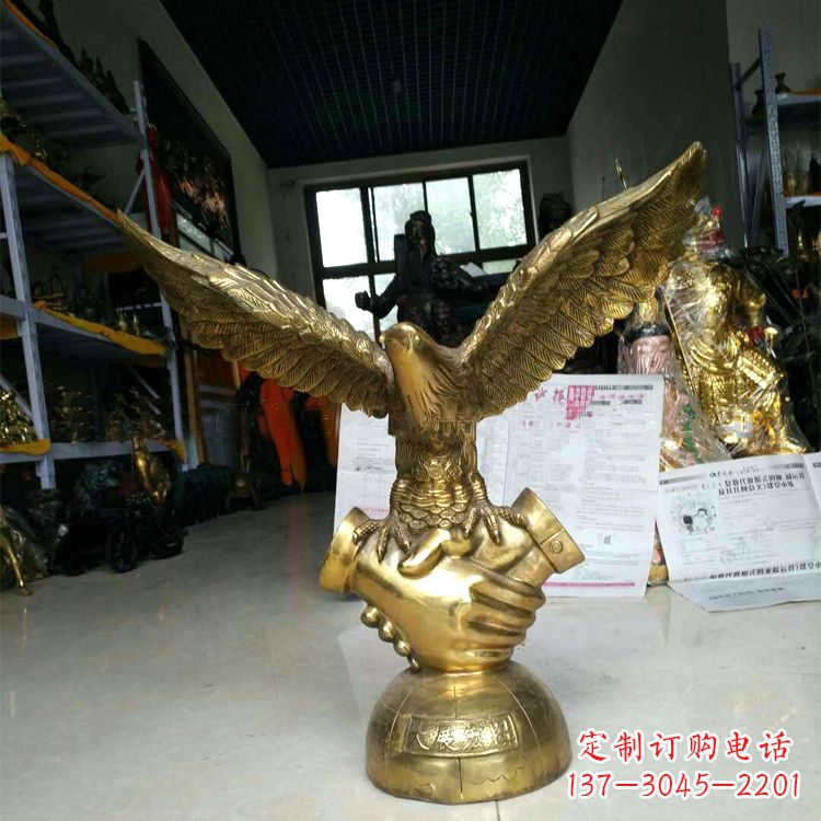 天津铸铜老鹰雕塑大展宏图