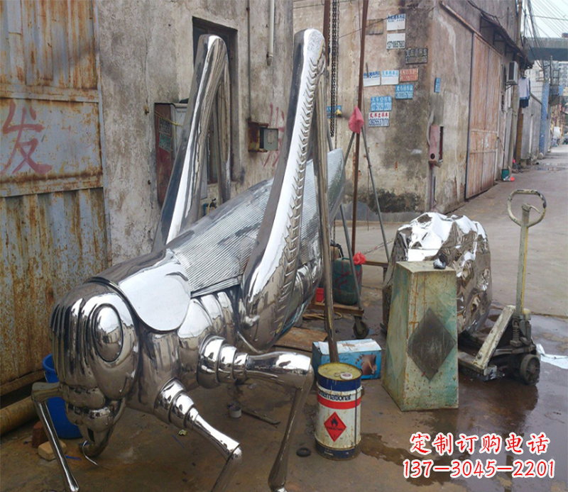 天津不锈钢蚂蚱雕塑