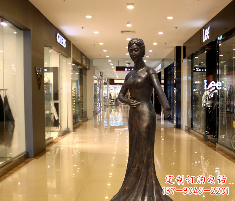 天津穿旗袍的迎宾女人铜雕