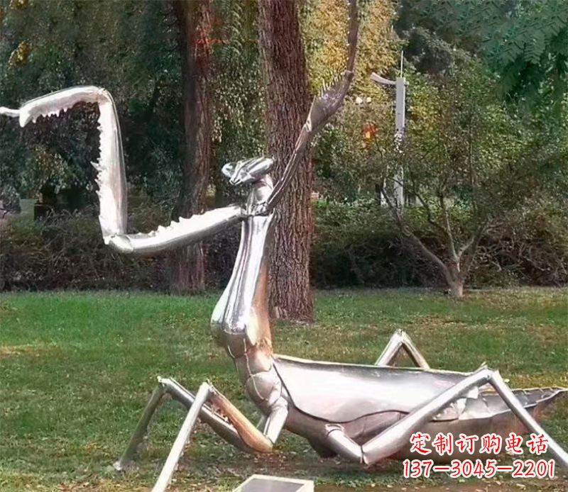 天津户外螳螂雕塑