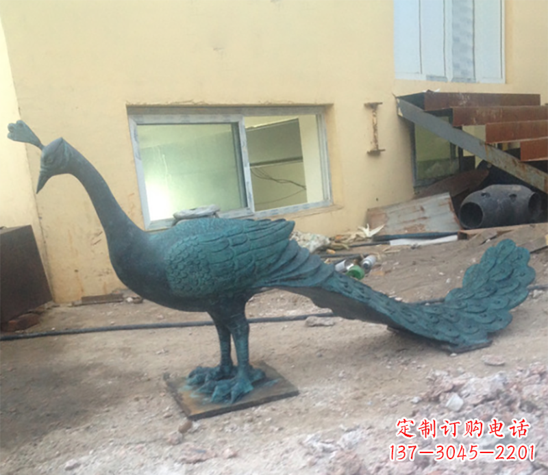 天津青铜孔雀雕塑