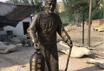 天津提灯笼的老人铜雕